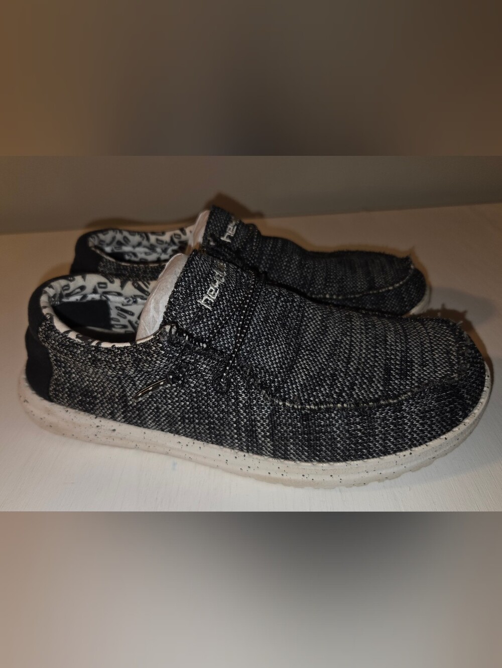 Hey Dude Wally Youth Sox Skater Size 6Y